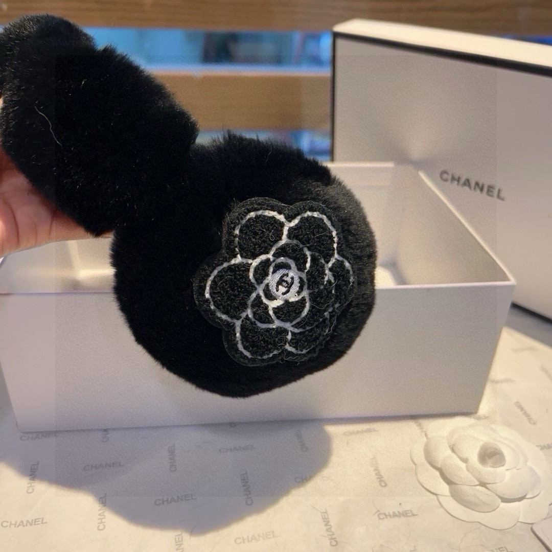 “Stunning Chanel Skating Earpieces: Worth the Investment for Fashion Enthusiasts” - 图片 7