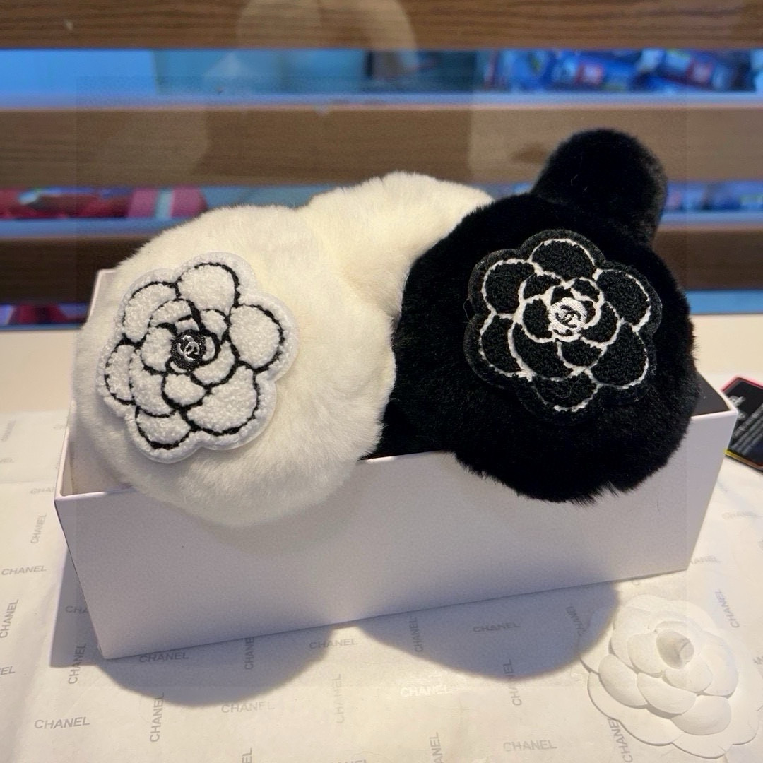 “Stunning Chanel Skating Earpieces: Worth the Investment for Fashion Enthusiasts” - 图片 8