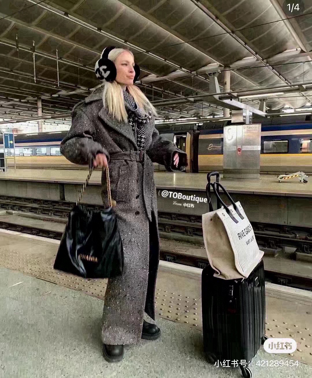 Fashion Highlights: Chanel Skating Earpieces and Classic Monolith Style