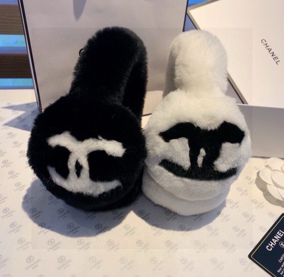 🌈疯狂打call值得拥有💫
💕人间白富美,网红明星同款😍
香奈儿滑雪耳罩，保暖☺️
滑雪日常凹造型简直太