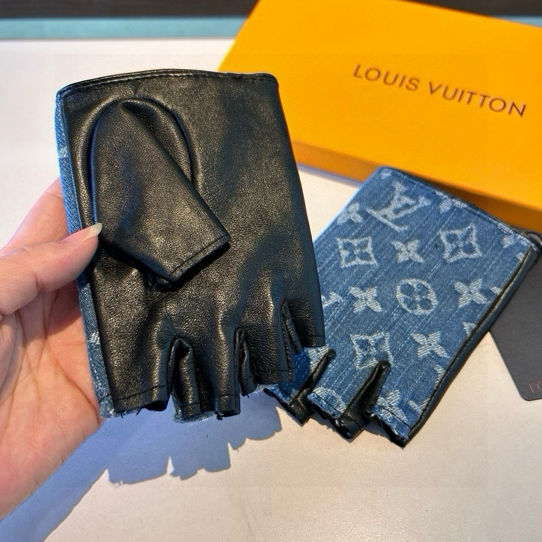 
🧤LV新品短款牛仔配皮手套，时尚机车🚗手套，秋冬新品布内里，时尚🌺上手超舒适柔软、百搭！集美女神必备🌹