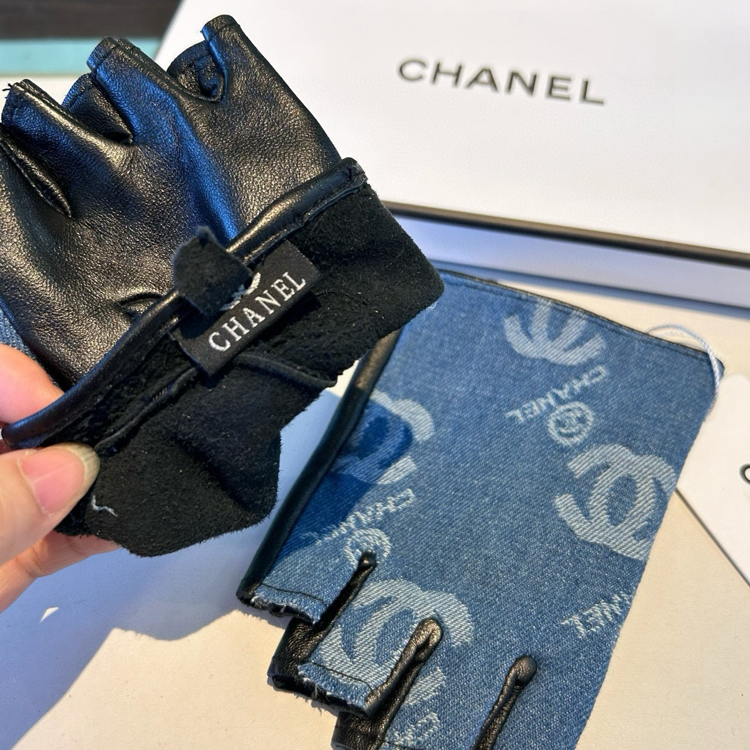 Fashionable Winter Collection: Xanael’s Short Jeans, Lambskin Gloves, and Cozy Bouquets - 图片 4