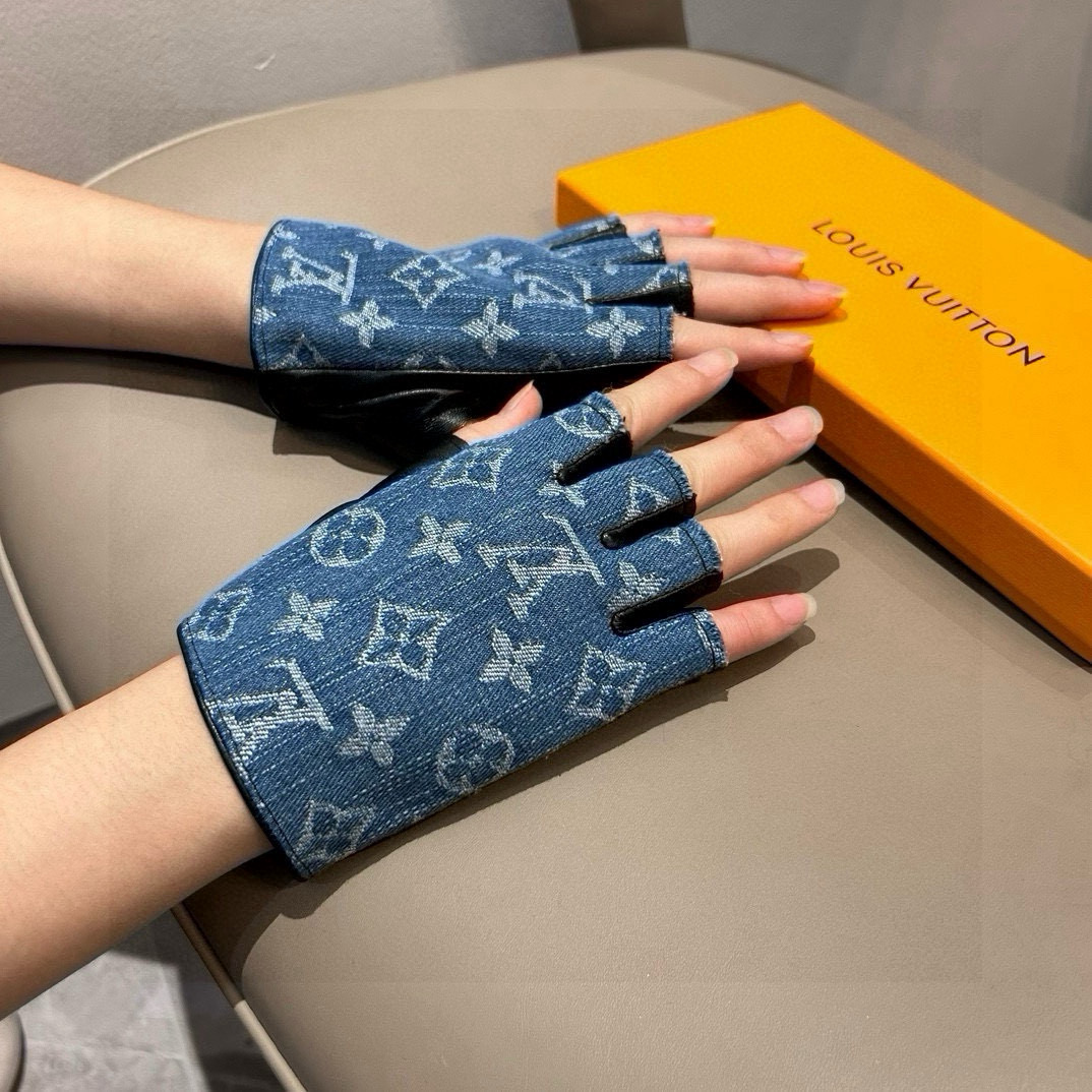 Fashionable Cowboy and Bike Gloves: Batch 325 – Cozy, Soft, and Stylish for Fall/Winter