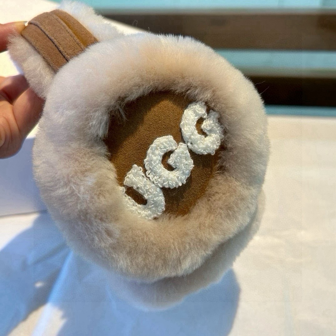 🌈可拆叠放包包UGG疯狂打call值得拥有💫
💕人间白富美,网红明星同款😍
UGG滑雪耳罩，日常保暖☺出