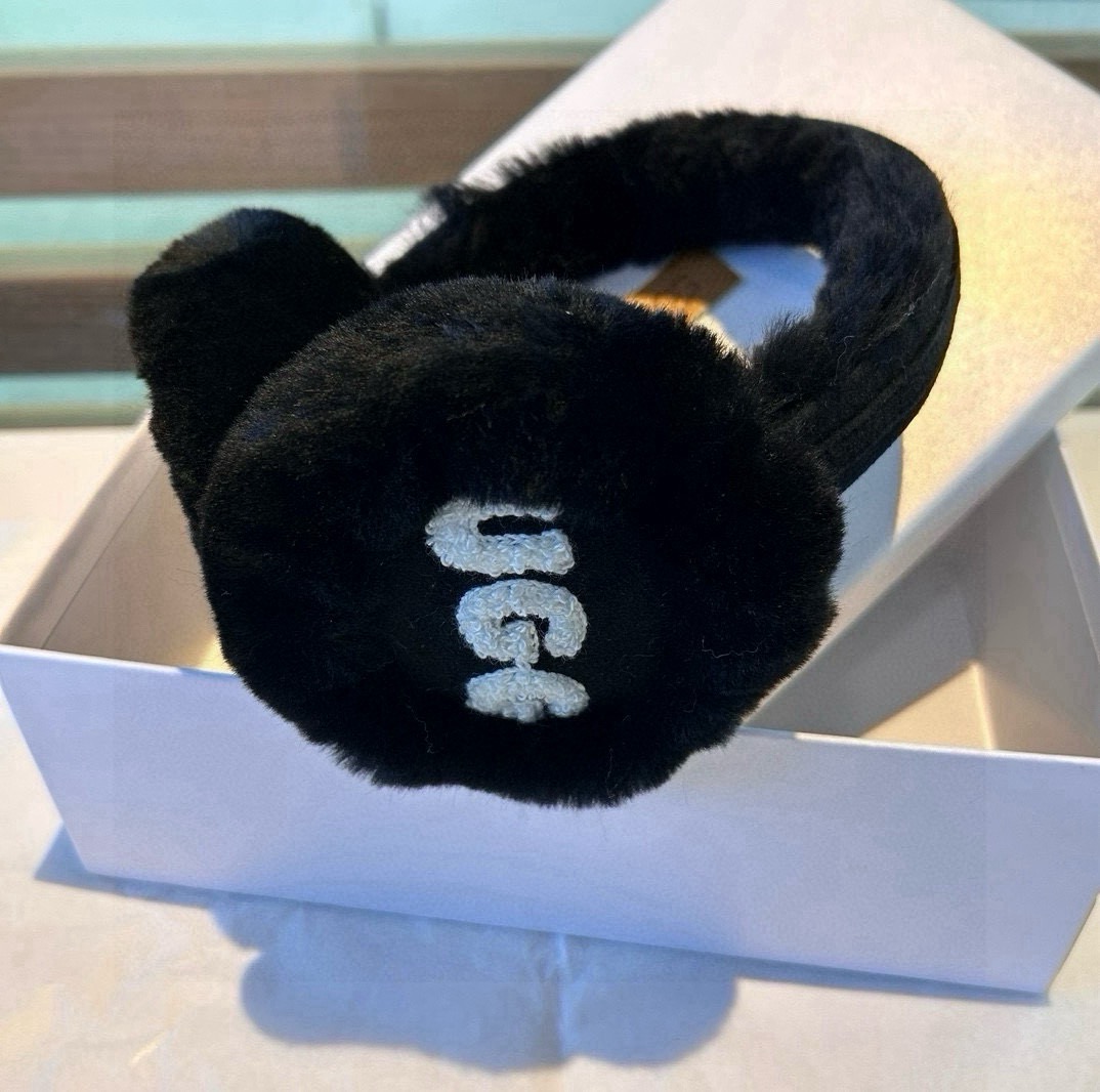 🌈可拆叠放包包UGG疯狂打call值得拥有💫
💕人间白富美,网红明星同款😍
UGG滑雪耳罩，日常保暖☺出