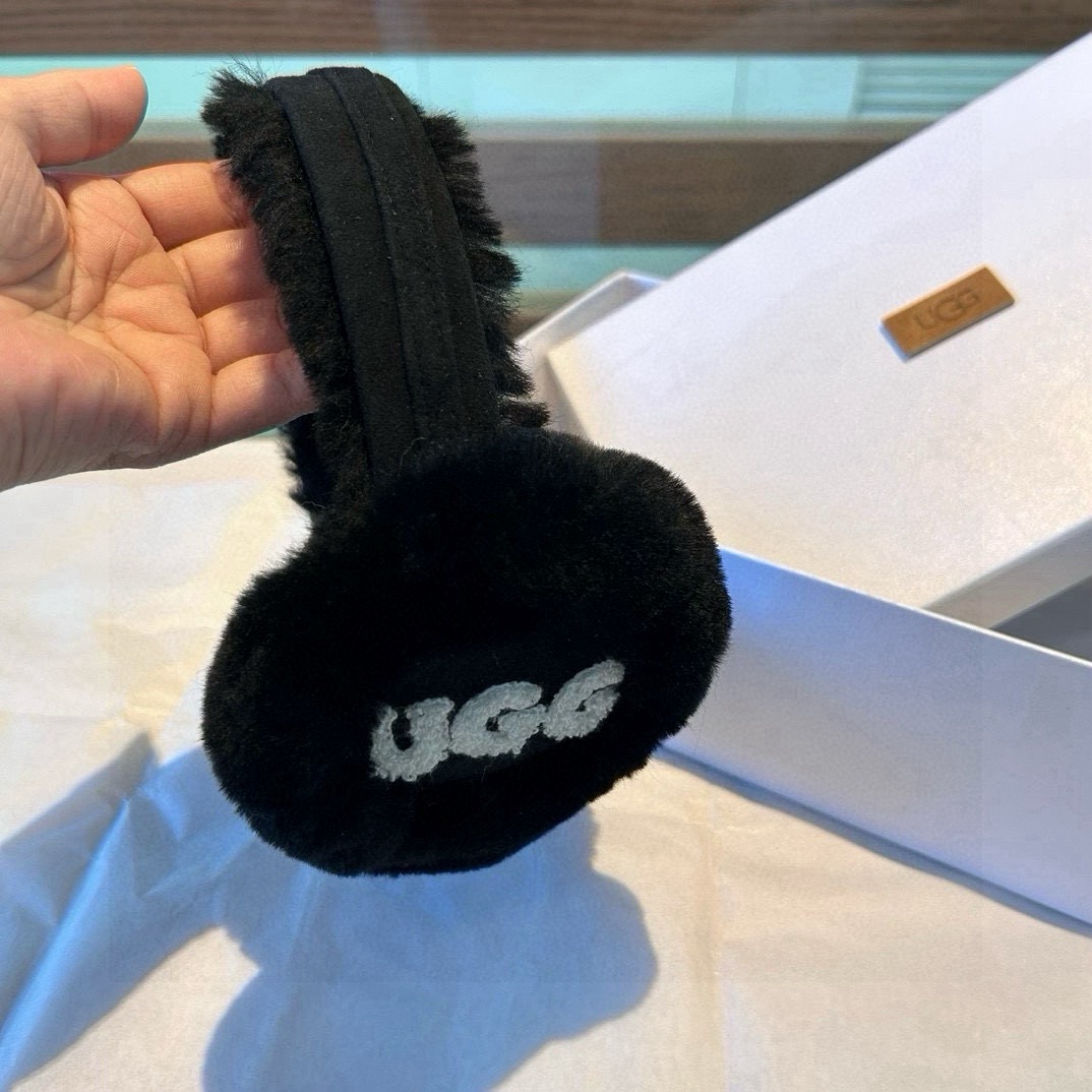 🌈可拆叠放包包UGG疯狂打call值得拥有💫
💕人间白富美,网红明星同款😍
UGG滑雪耳罩，日常保暖☺出