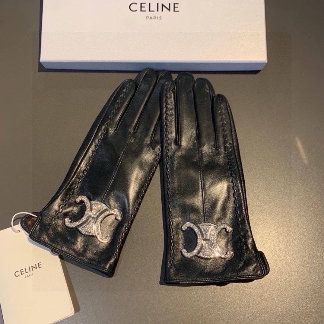 
2025新款独家首发‼️触屏手套 CELINE赛琳🈵️钻（原单品质）官网同步女士新款高档羊皮手套🎉🎉女
