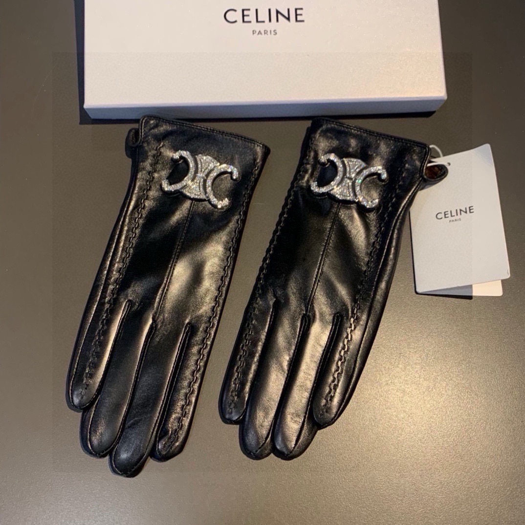 
2025新款独家首发‼️触屏手套 CELINE赛琳🈵️钻（原单品质）官网同步女士新款高档羊皮手套🎉🎉女