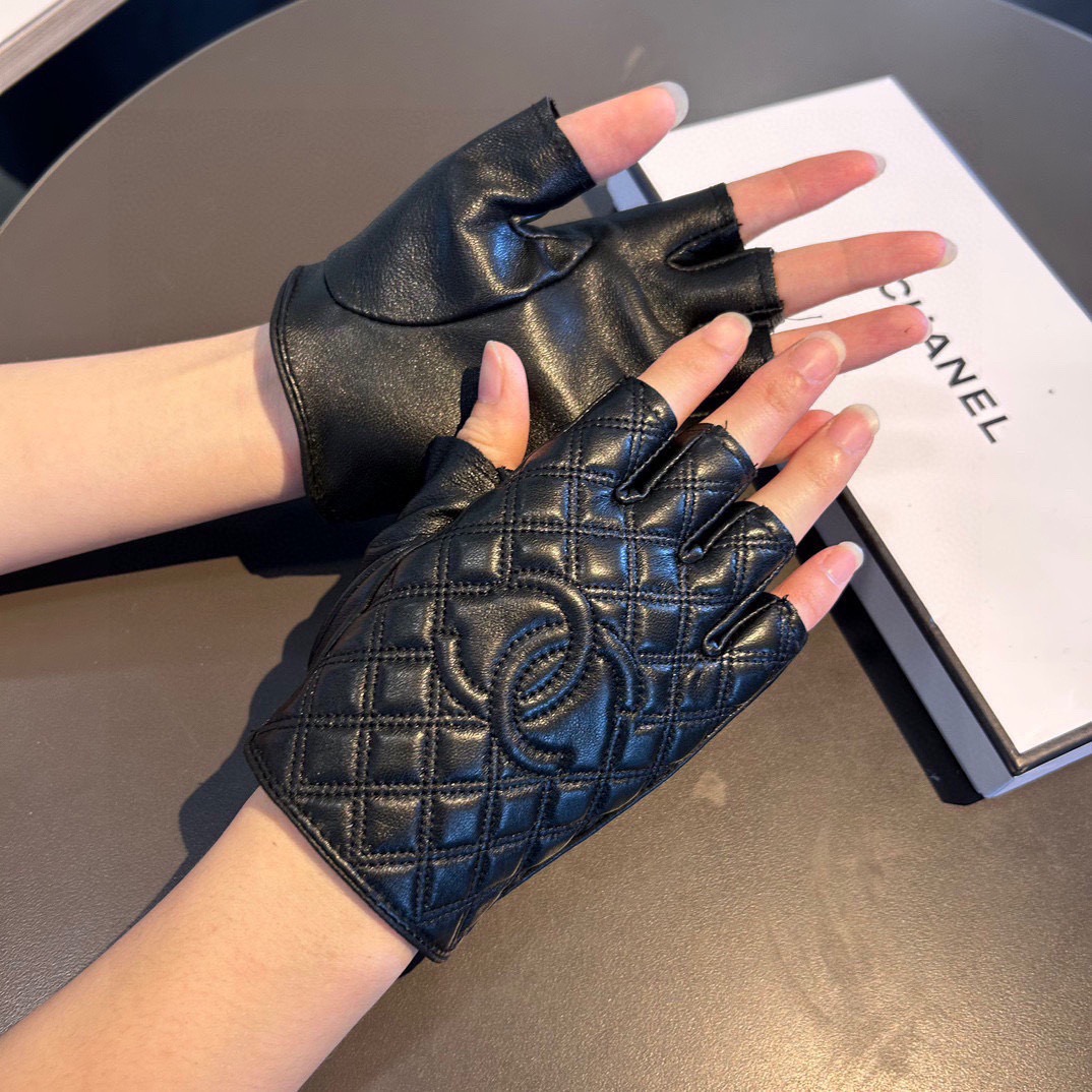 
2025🧤香奈儿新品短款手套，时尚机车🚗手套，秋冬新品布内里，时尚🌺上手超舒适柔软、百搭！集美女神必备