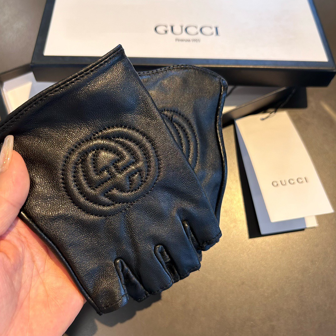 
2025新款独家首发‼️触屏手套 Gucci古奇新款高档羊皮手套🎉🎉女神集美们首选 不可错过💁💁百分百