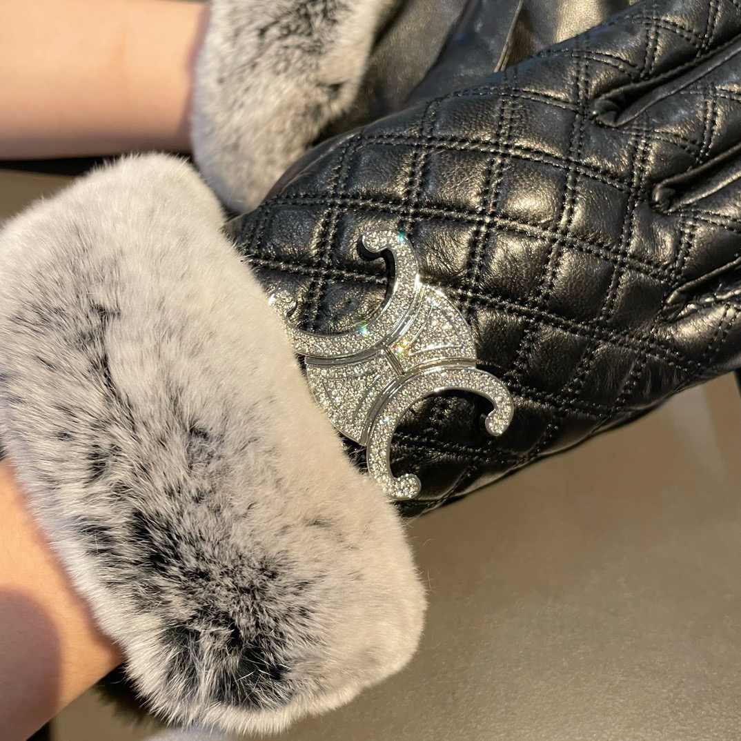 
赛琳2025秋冬懒兔毛羊皮手套👍手机触屏，值得对比🔥🔥同款不同品质，秒杀市场差产品，进口一级羊皮➕懒兔