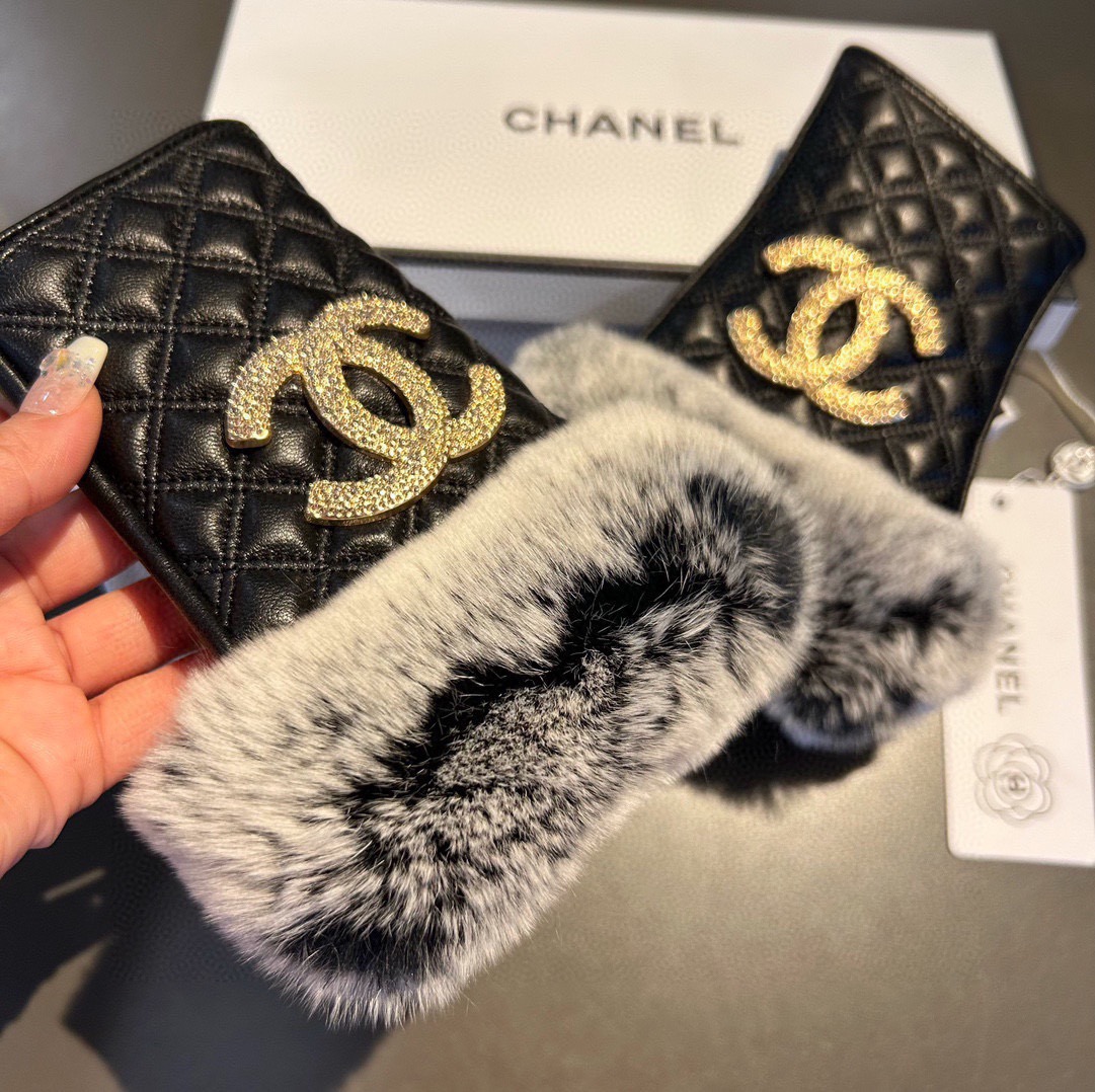 
Chanel 香奈儿2025秋冬短款懒兔毛手套👍值得对比🔥🔥同款不同品质，秒杀市场差产品，进口一级羊皮
