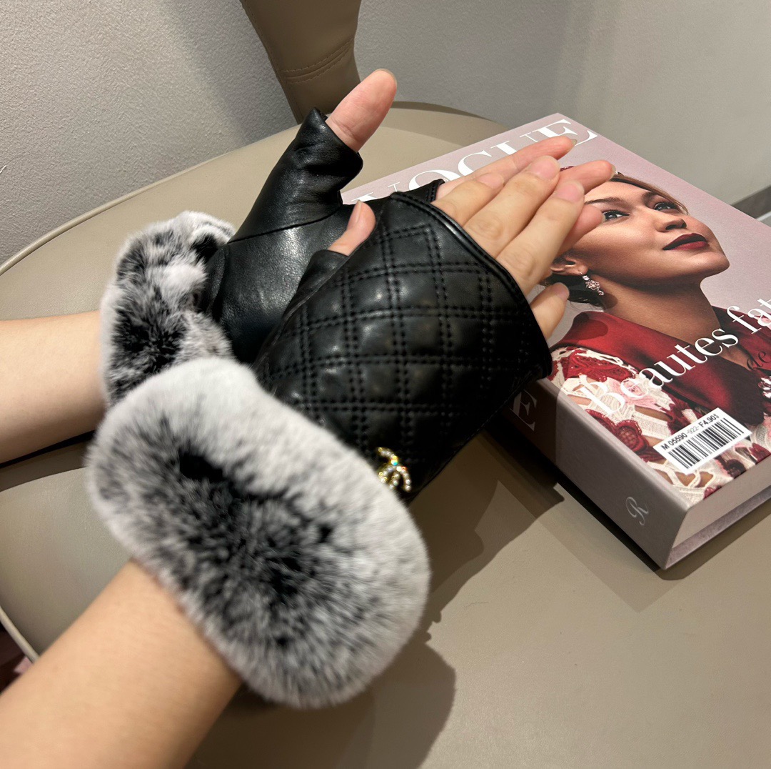 
Chanel 香奈儿2025秋冬短款懒兔毛手套👍值得对比🔥🔥同款不同品质，秒杀市场差产品，进口一级羊皮
