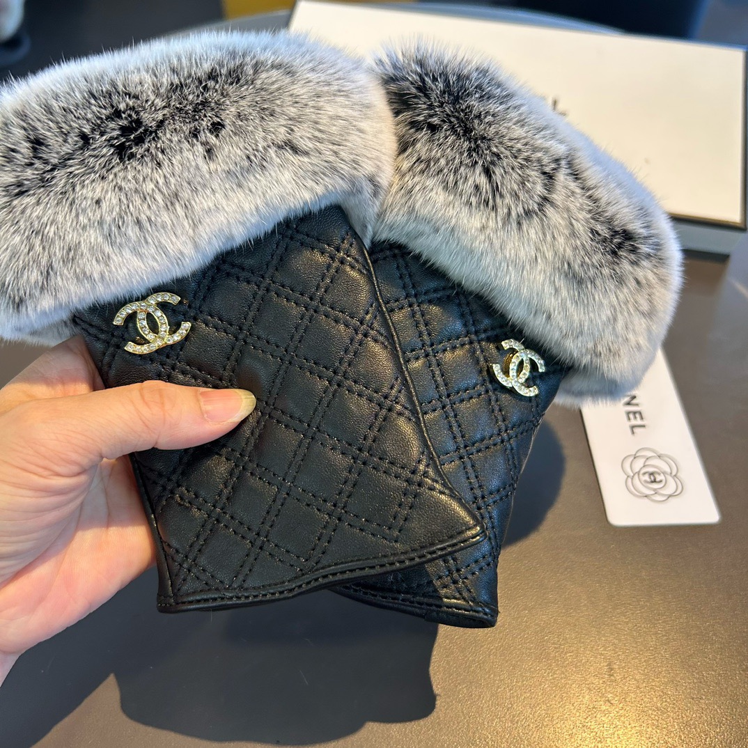 
Chanel 香奈儿2025秋冬短款懒兔毛手套👍值得对比🔥🔥同款不同品质，秒杀市场差产品，进口一级羊皮