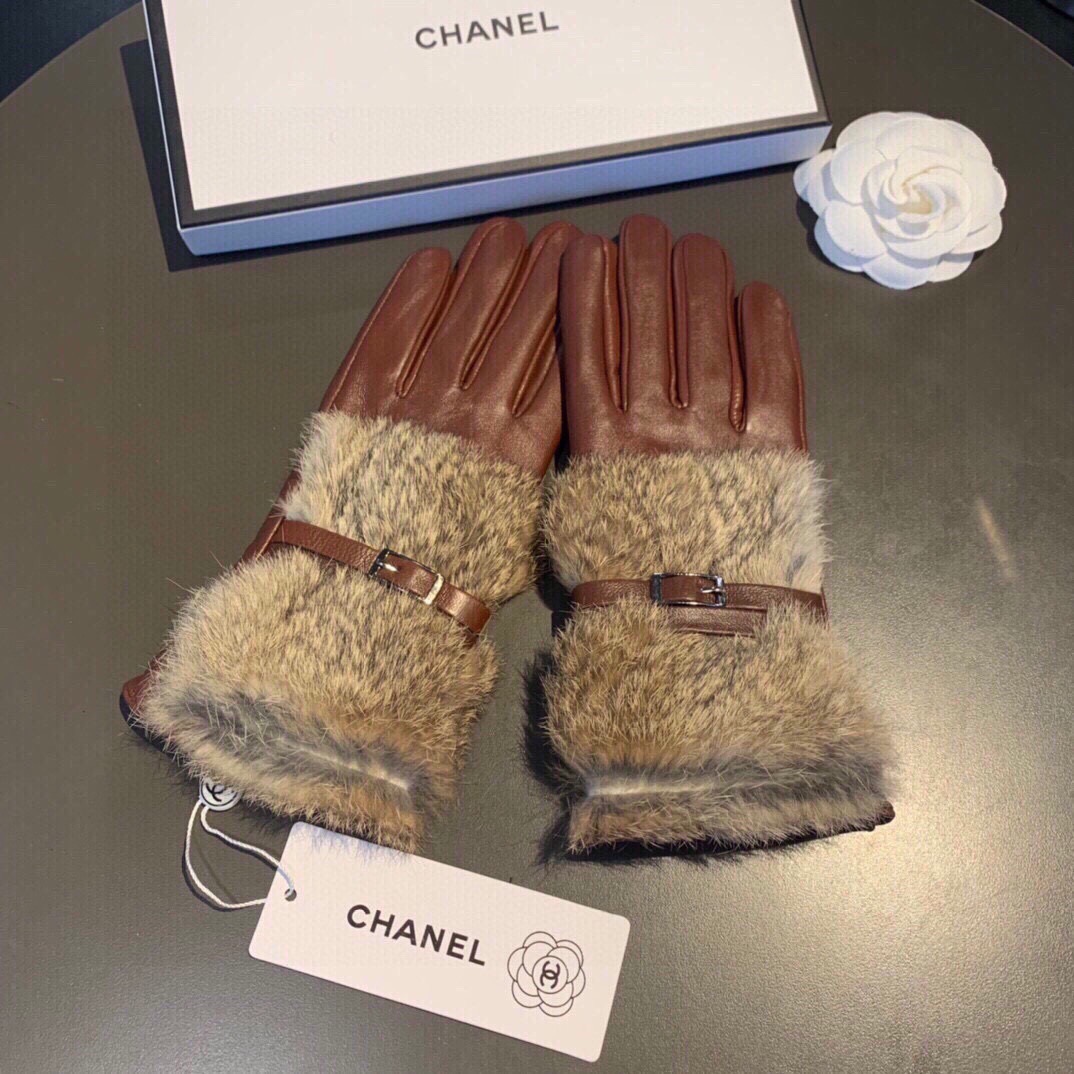 
Chanel 香奈儿2025👏秋冬懒兔毛羊皮手套👍手机触屏，值得对比🔥🔥同款不同品质，秒杀市场差产品，
