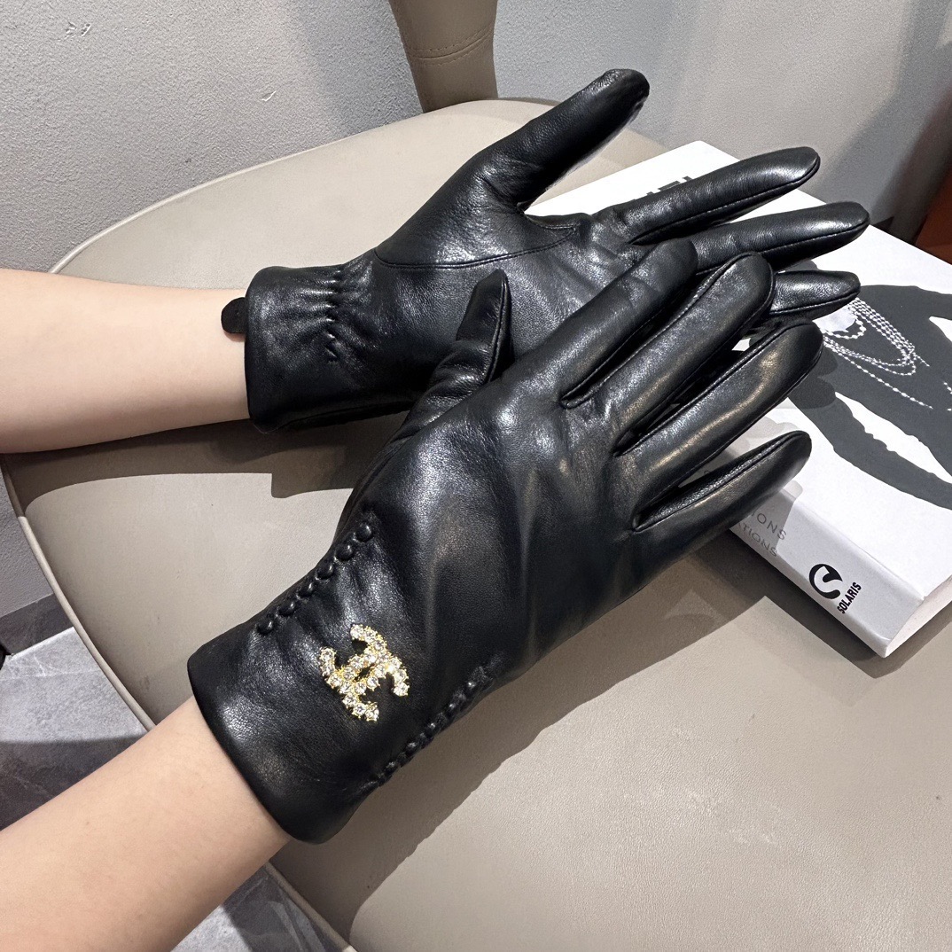
2025新款独家首发‼触屏手套 Chanel香奈儿【原单品质】官网同步女士新款高档羊皮手套🎉🎉女神首选