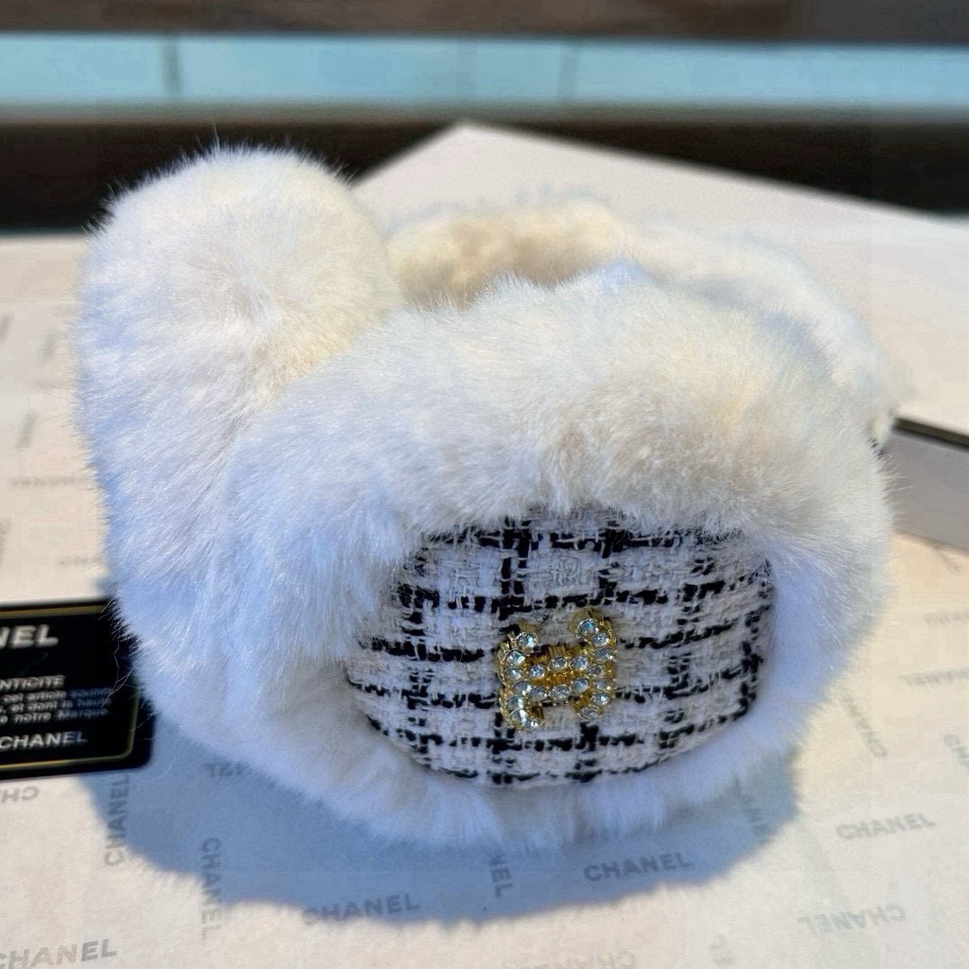 🌈疯狂打call值得拥有💫
💕人间白富美,网红明星同款😍
香奈儿滑雪耳罩，日常保暖☺出行必备✈️
滑雪日