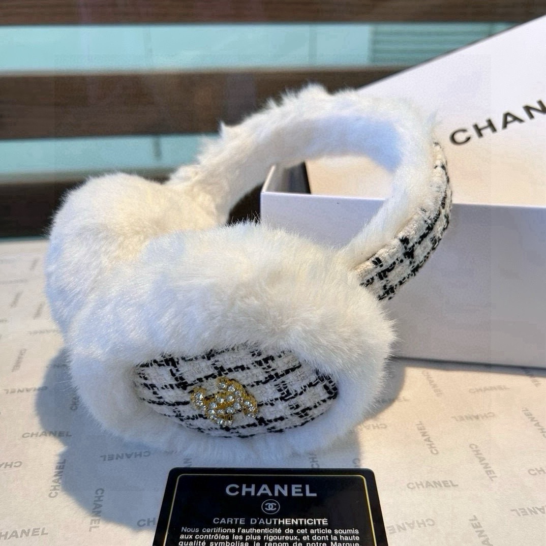 🌈疯狂打call值得拥有💫
💕人间白富美,网红明星同款😍
香奈儿滑雪耳罩，日常保暖☺出行必备✈️
滑雪日