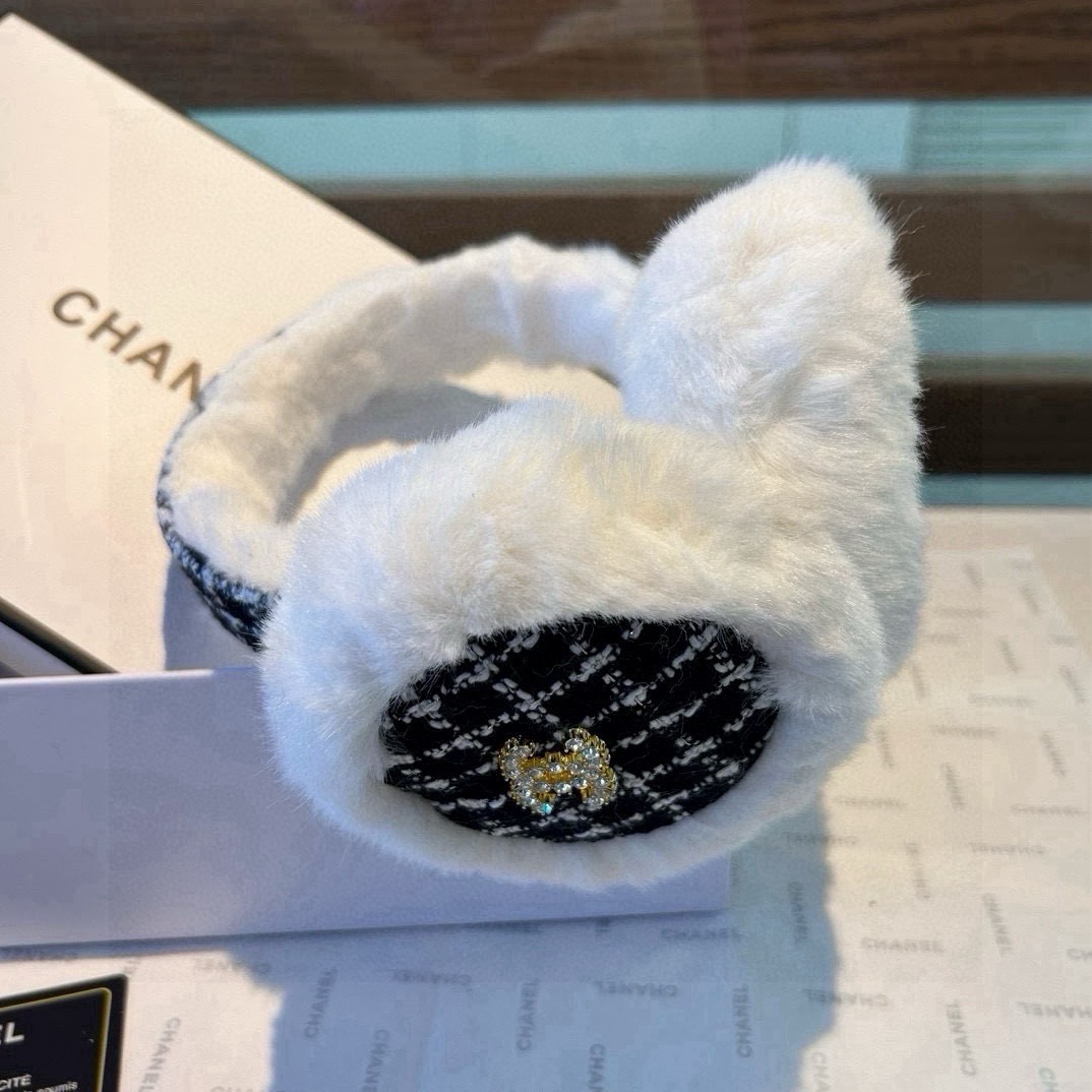 🌈疯狂打call值得拥有💫
💕人间白富美,网红明星同款😍
香奈儿滑雪耳罩，日常保暖☺出行必备✈️
滑雪日