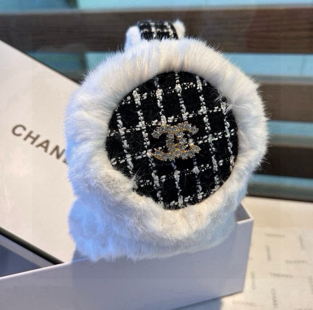 🌈疯狂打call值得拥有💫
💕人间白富美,网红明星同款😍
香奈儿滑雪耳罩，日常保暖☺出行必备✈️
滑雪日