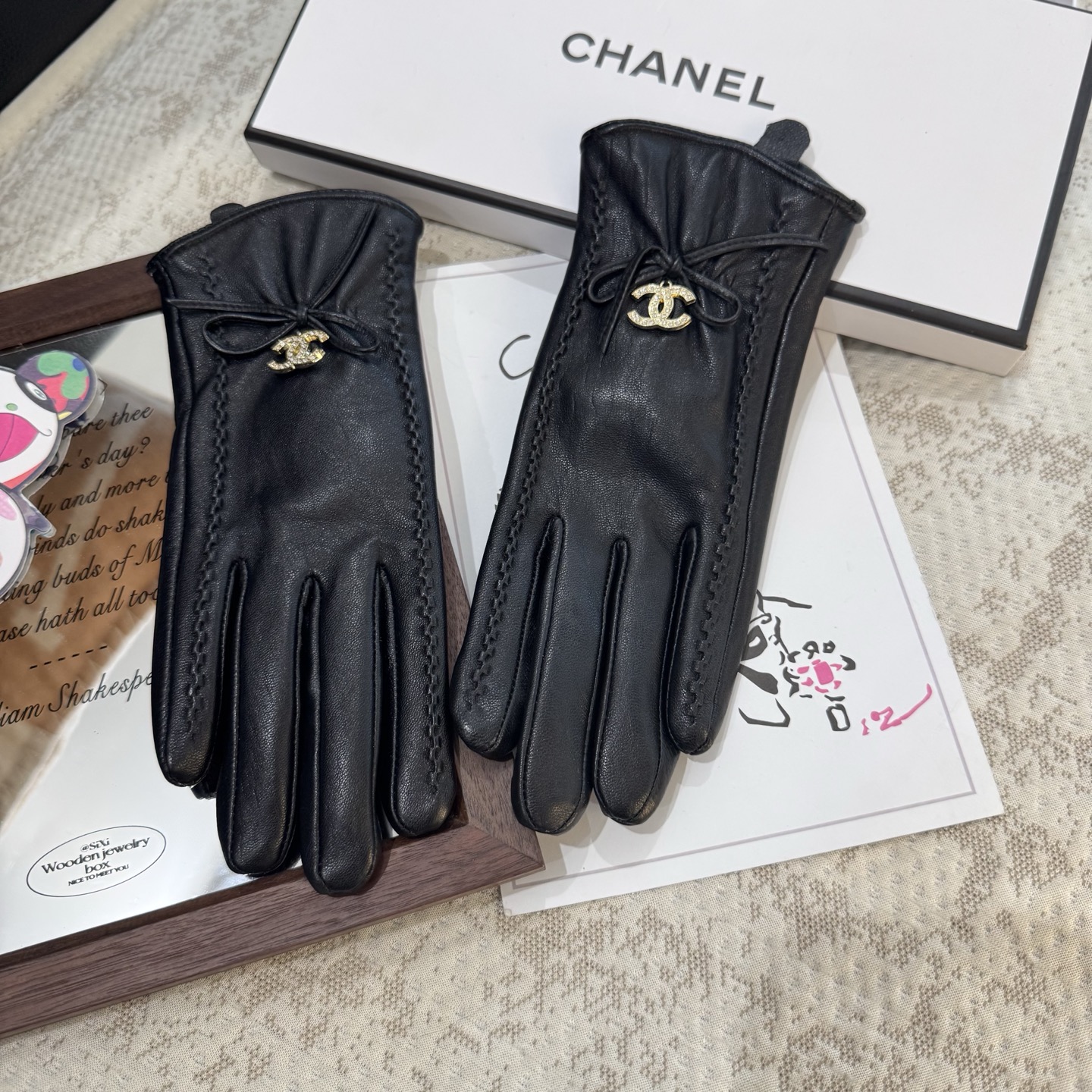 
2025新款独家首发‼触屏手套 Chanel香奈儿【原单品质】官网同步女士新款高档羊皮手套🎉🎉女神首选