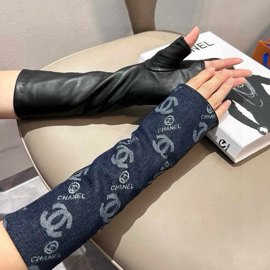 
2025🧤香奈儿新品长款牛仔布加羊皮手套，时尚机车🚗手套，秋冬新品布内里，时尚🌺上手超舒适柔软、百搭！