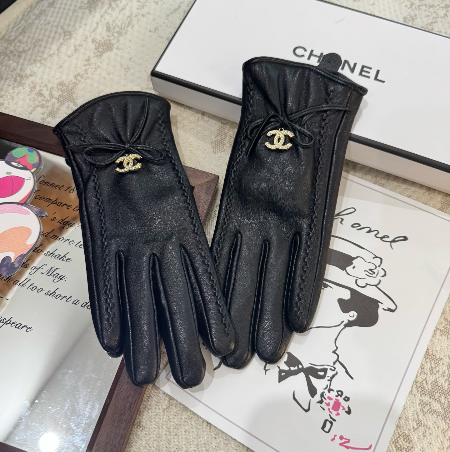 
2025新款独家首发‼触屏手套 Chanel香奈儿【原单品质】官网同步女士新款高档羊皮手套🎉🎉女神首选