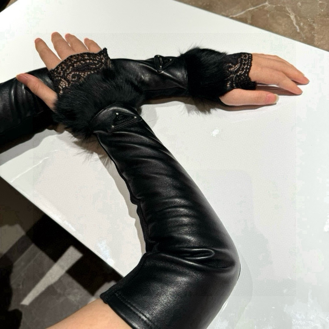 
香奈儿 CHANEL女款 爆款 露指连袖长手套 进口原版皮（一级羊皮）➕貉子毛🐰🐰 丝光内里+弹力布 