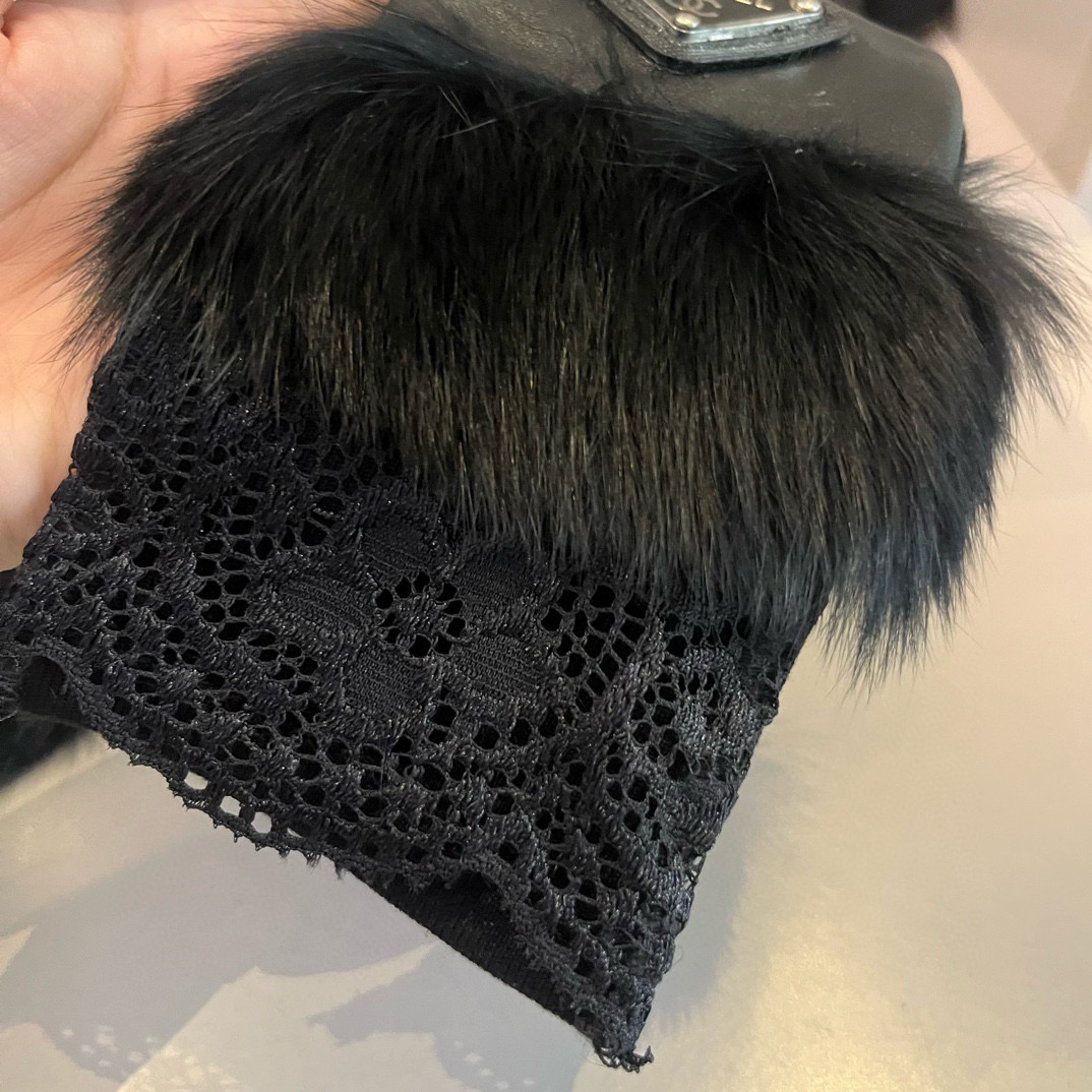 
香奈儿 CHANEL女款 爆款 露指连袖长手套 进口原版皮（一级羊皮）➕貉子毛🐰🐰 丝光内里+弹力布 