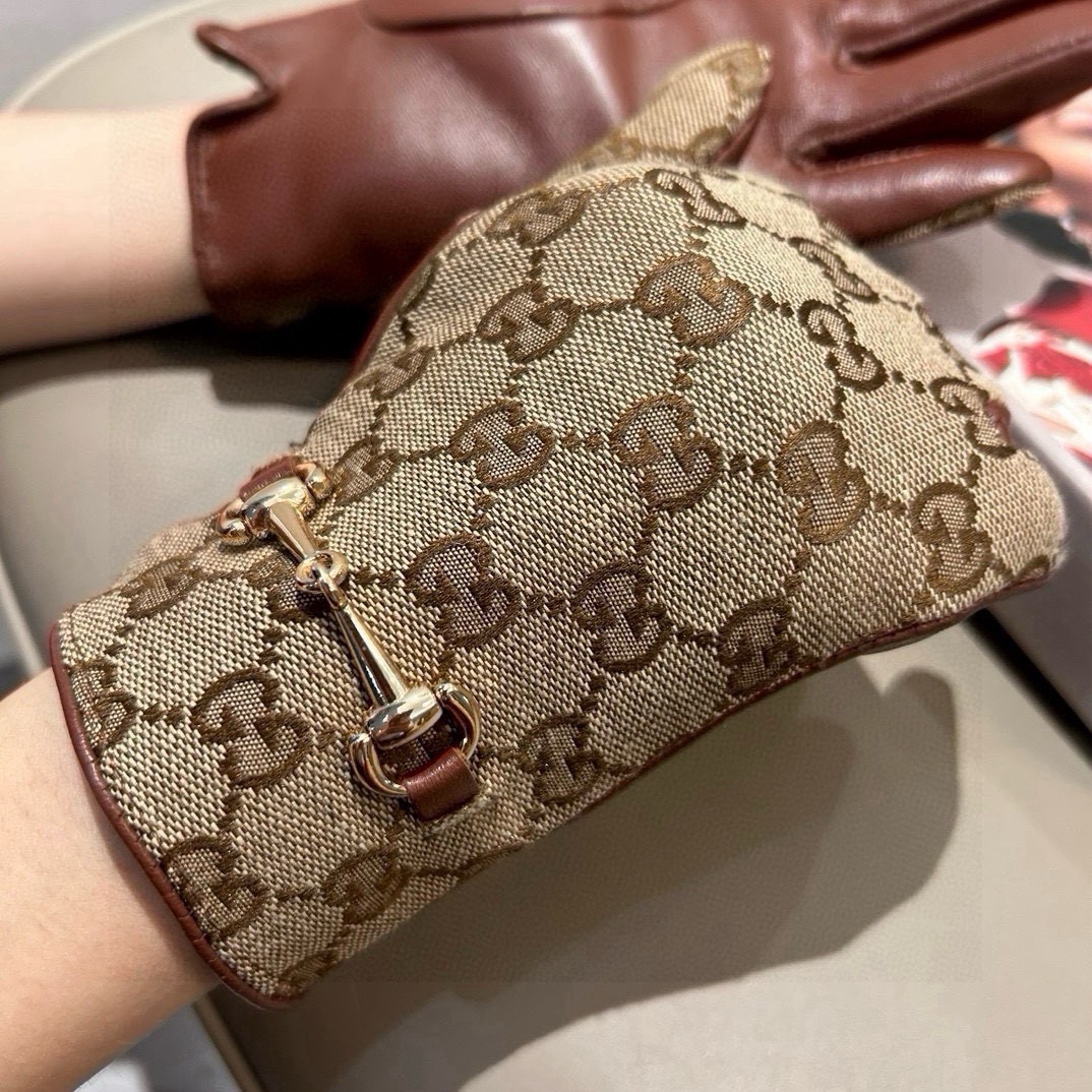
2025新款独家首发‼️触屏手套 Gucci古奇新款高档羊皮手套🎉🎉女神集美们首选 不可错过💁💁百分百