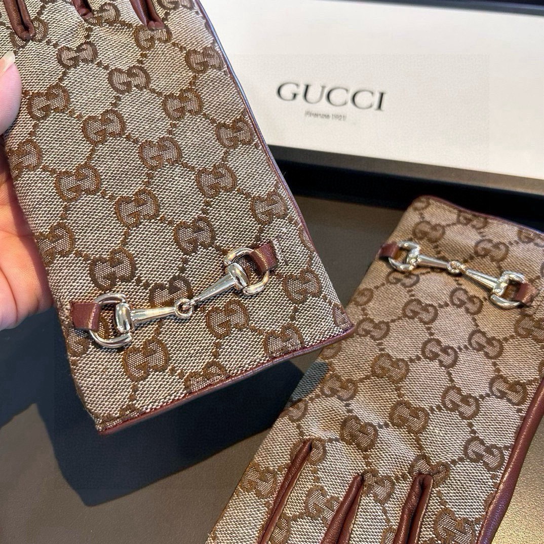 
2025新款独家首发‼️触屏手套 Gucci古奇新款高档羊皮手套🎉🎉女神集美们首选 不可错过💁💁百分百