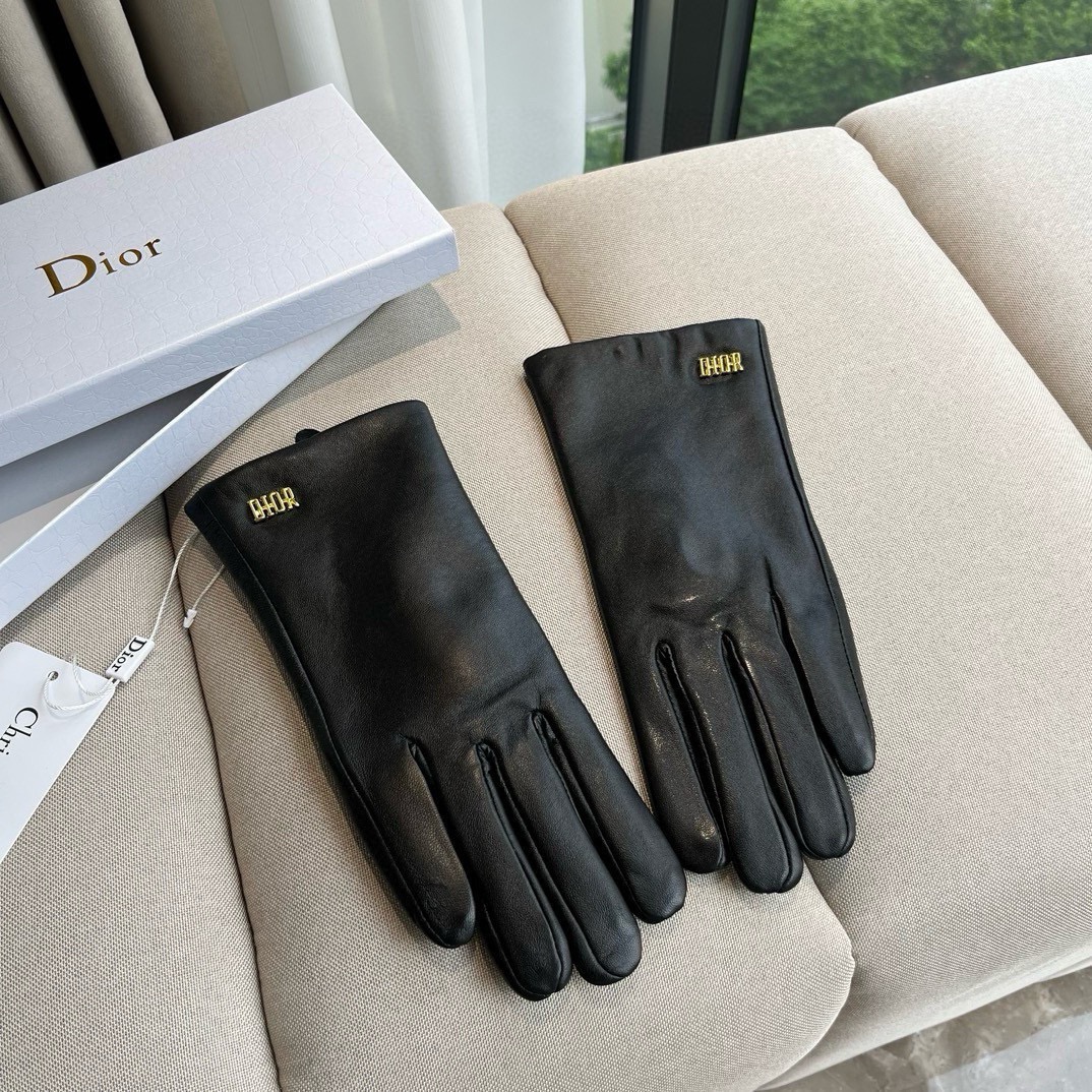 
新款独家首发‼️触屏手套 Dior迪奥【原单品质】官网同步女士新款高档羊皮手套🎉🎉女神集美们首选 不可