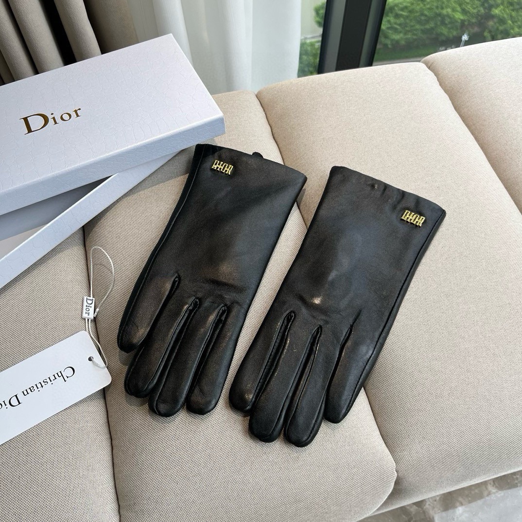 
新款独家首发‼️触屏手套 Dior迪奥【原单品质】官网同步女士新款高档羊皮手套🎉🎉女神集美们首选 不可