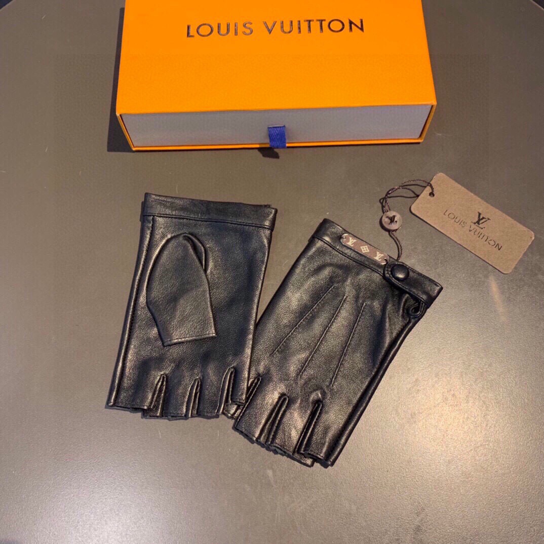 ✨✨
2025⚡️LV新品短款手套，时尚机车🚗手套，秋冬新品布内里，时尚🌺上手超舒适柔软、百搭！集美女神