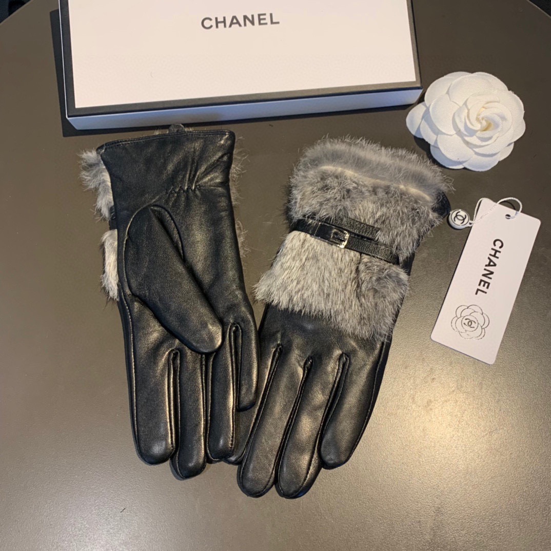 
Chanel 香奈儿2025👏秋冬懒兔毛羊皮手套👍手机触屏，值得对比🔥🔥同款不同品质，秒杀市场差产品，