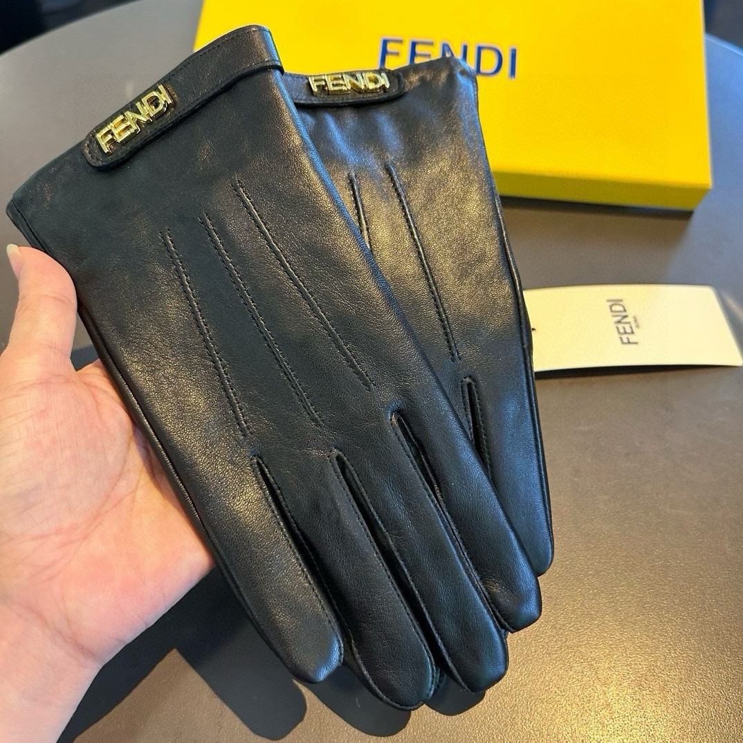 
芬迪FENDI✨2025秋冬羊皮手套👍手机触屏，值得对比🔥🔥同款不同品质，秒杀市场差产品，进口一级羊皮