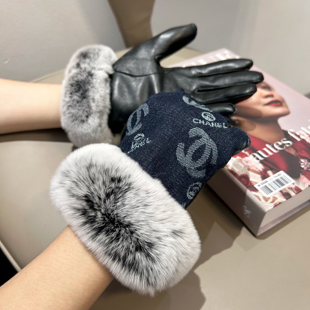 
2025🧤香奈儿新品毛口牛仔布加羊皮手套，时尚机车🚗手套，秋冬新品布内里，时尚🌺上手超舒适柔软、百搭！