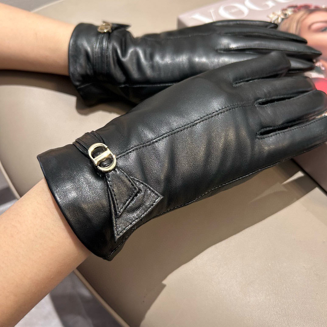 
新款独家首发‼️触屏手套 Dior迪奥【原单品质】官网同步女士新款高档羊皮手套🎉🎉女神集美们首选 不可