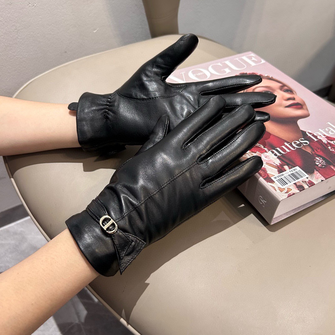 
新款独家首发‼️触屏手套 Dior迪奥【原单品质】官网同步女士新款高档羊皮手套🎉🎉女神集美们首选 不可