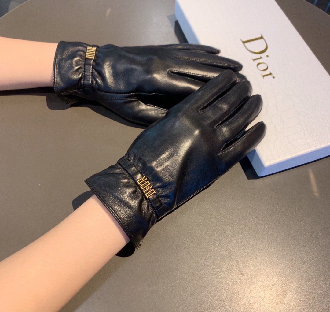 
新款独家首发‼️触屏手套 Dior迪奥【原单品质】官网同步女士新款高档羊皮手套🎉🎉女神集美们首选 不可
