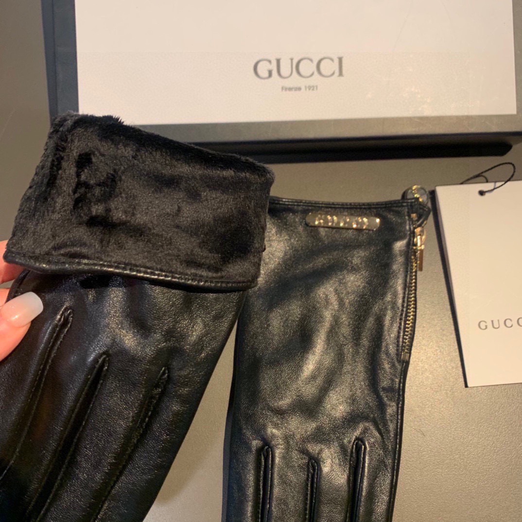 
2025新款独家首发‼️触屏手套 Gucci古奇新款侧拉链设计高档羊皮手套🎉🎉女神集美们首选 不可错过