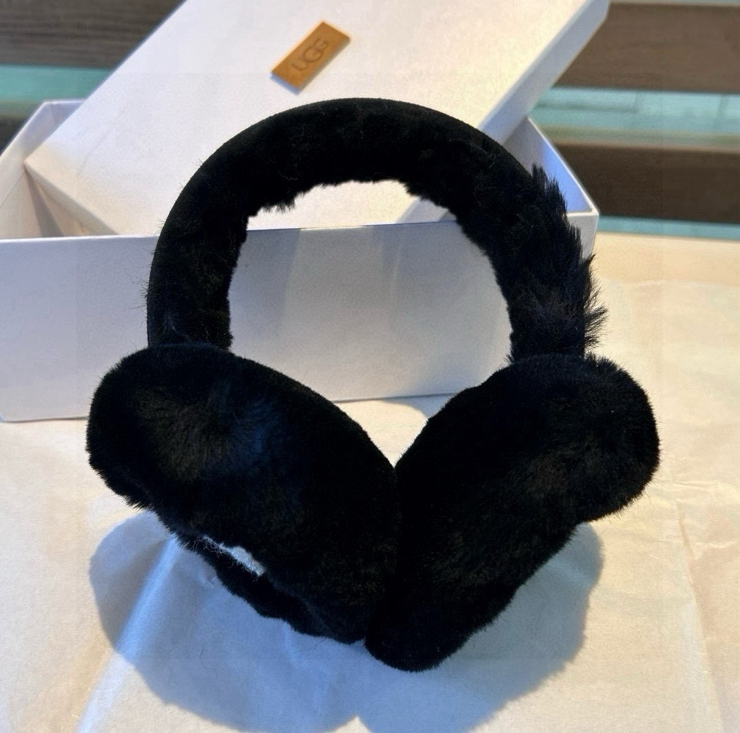 🌈可拆叠放包包UGG疯狂打call值得拥有💫
💕人间白富美,网红明星同款😍
UGG滑雪耳罩，日常保暖☺出