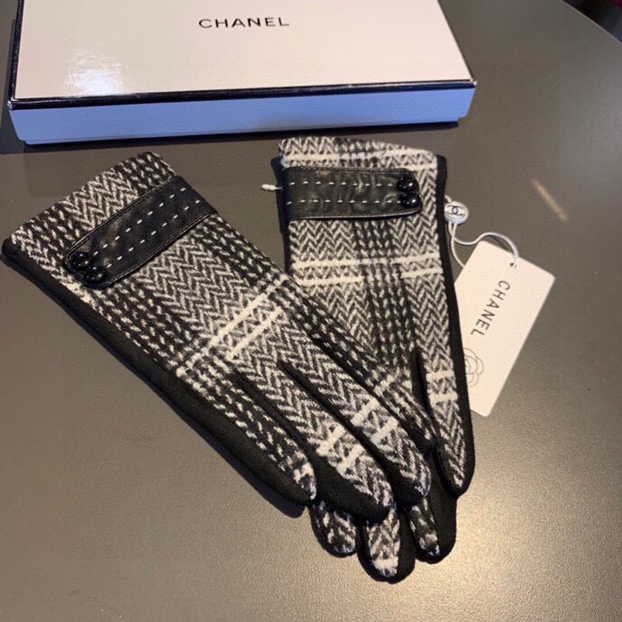 2025新款Chanel香奈儿专柜新品羊毛手套，时尚手套，秋冬保暖加绒内里，上手超舒适柔软、百搭！均码