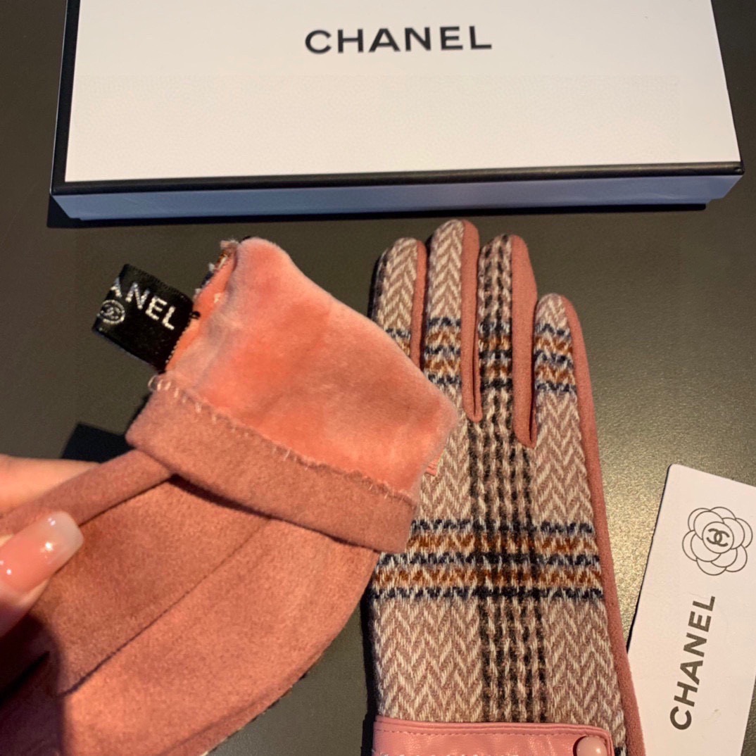 2025新款Chanel香奈儿专柜新品羊毛手套，时尚手套，秋冬保暖加绒内里，上手超舒适柔软、百搭！均码