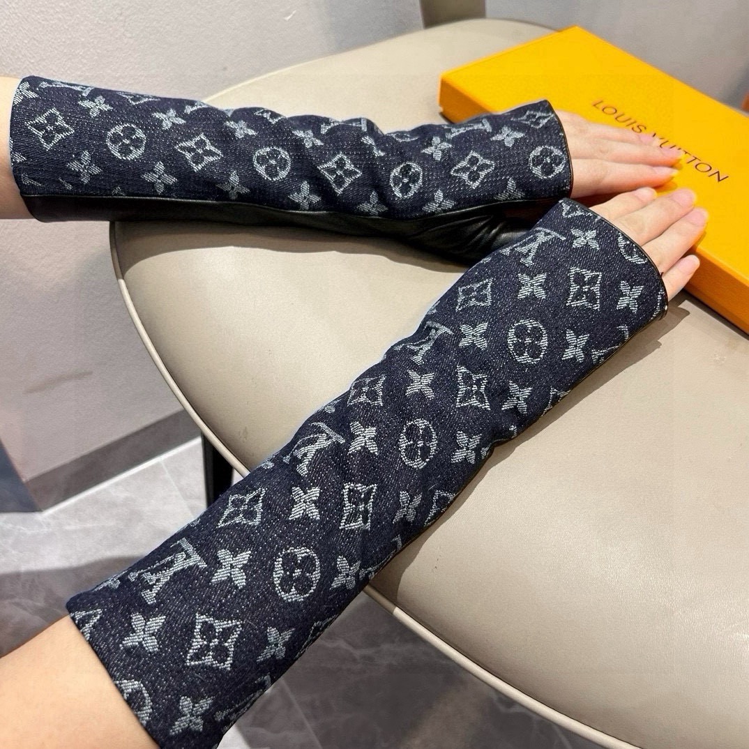 
2025🧤LV新品长款手套，时尚机车🚗手套，秋冬新品布内里，时尚🌺上手超舒适柔软、百搭！集美女神必备🌹
