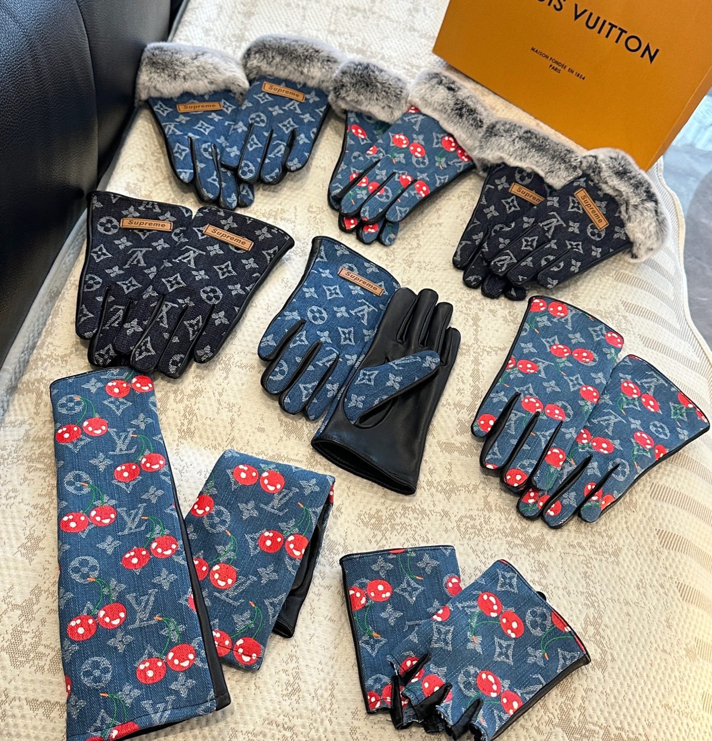 
2025🧤LV新品牛仔配皮手套，时尚机车🚗手套，秋冬新品布内里，时尚🌺上手超舒适柔软、百搭！集美女神必
