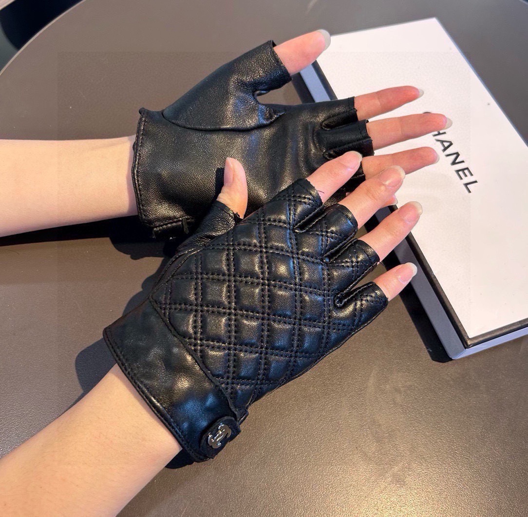 
2025🧤香奈儿新品短款手套，时尚机车🚗手套，秋冬新品布内里，时尚🌺上手超舒适柔软、百搭！集美女神必备