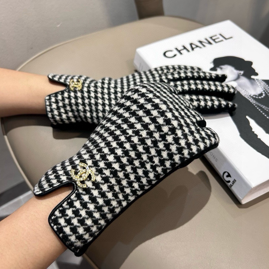 2025新款Chanel香奈儿专柜新品羊毛手套，时尚手套，秋冬保暖加绒内里，上手超舒适柔软、百搭！均码