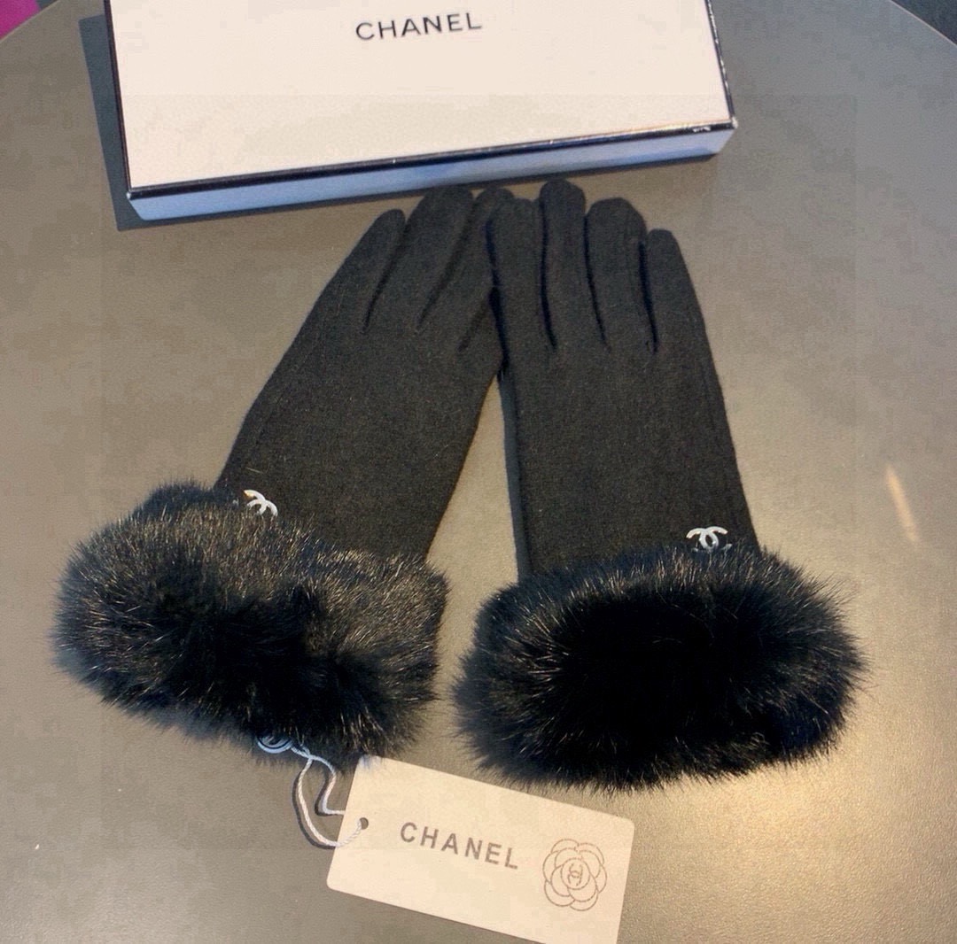 Chanel 香奈儿2025秋冬懒兔毛羊毛手套👍值得对比。。同款不同品质，秒杀市场差产品，羊毛十懒兔毛内