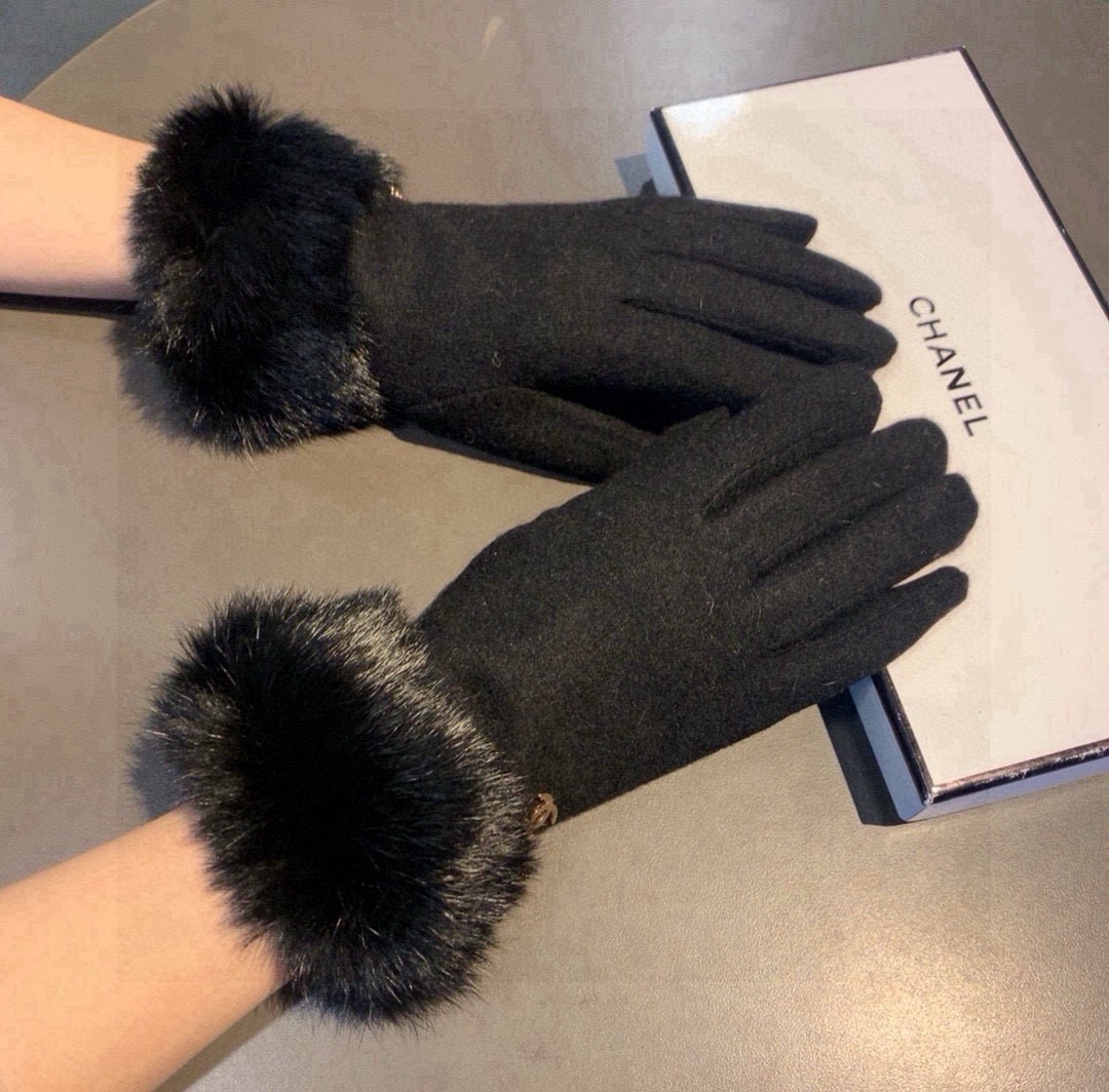 Chanel 香奈儿2025秋冬懒兔毛羊毛手套👍值得对比。。同款不同品质，秒杀市场差产品，羊毛十懒兔毛内
